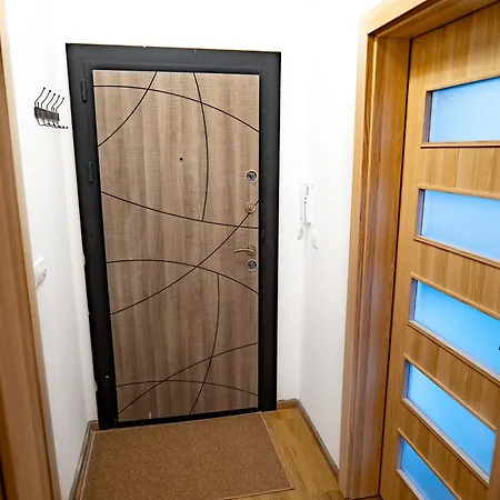 Galina Cozy With Free Parking דירה וארנה